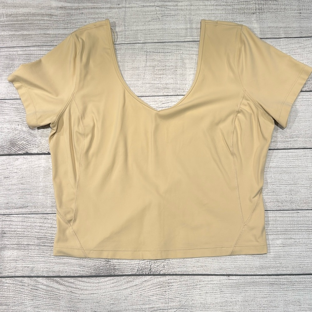🍋Women’s Lululemon Align T-shirt unsized PTP approx 18.5”🍋